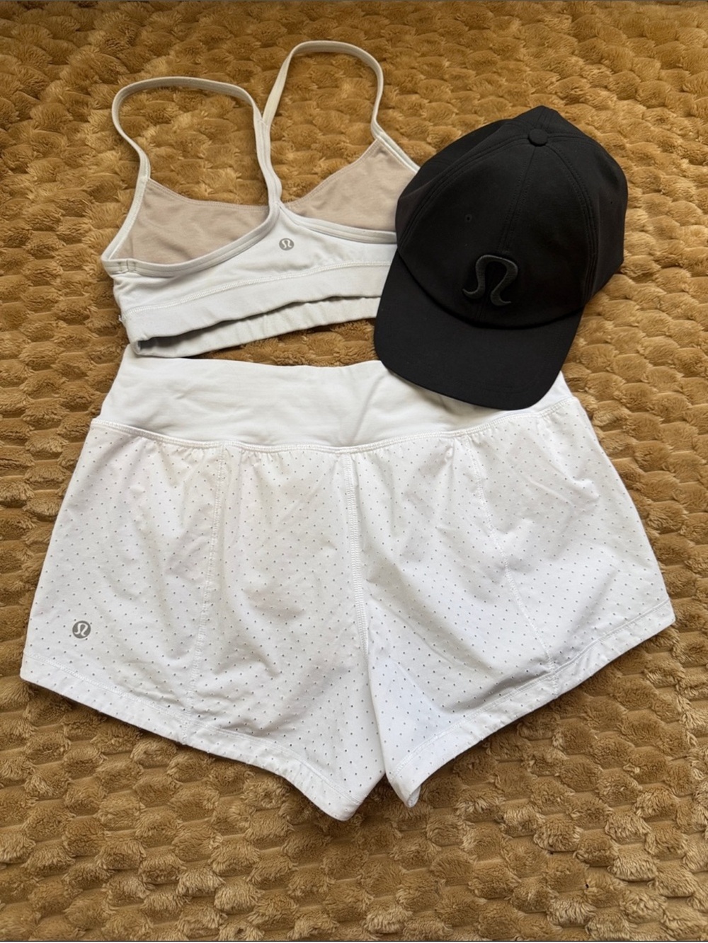 Set Lululemon athletica sport bra & shorts bundle size 6